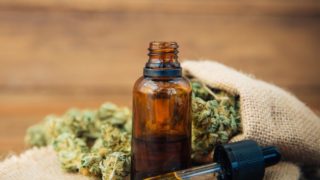 含有药用大麻的大麻油