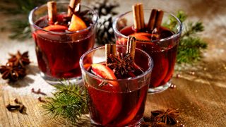 圣诞热葡萄酒的特写镜头