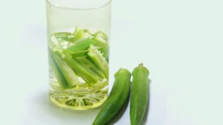 秋葵的秋葵水和秋葵靠近它