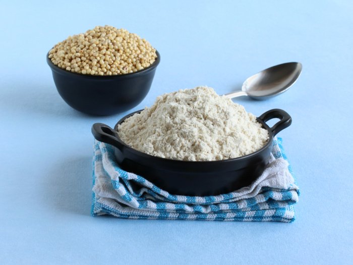 来自非洲,另一种不含麸质的谷物高粱高粱制成面粉