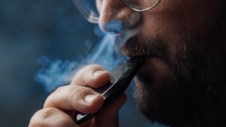 使用vaping设备的人