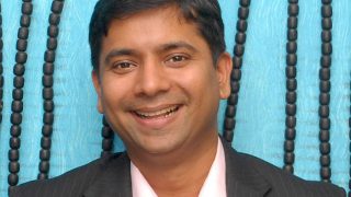 Anurag Kedia，联合创始人，Nuayurveda诊所，在镜头上微笑